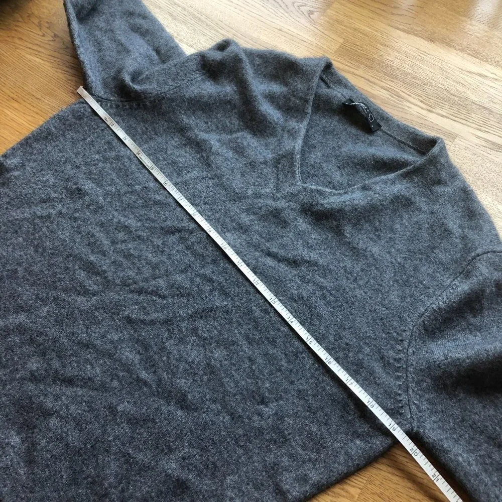 Nana Store Gray V-Neck Sweater Super Soft Size Small